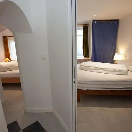 Proche Port Centre Village