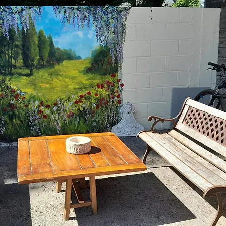 Proche Port Centre Village