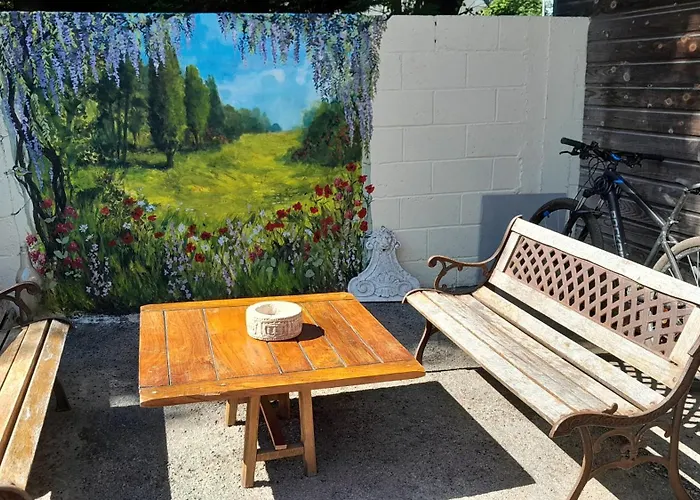 Proche Port Centre Village